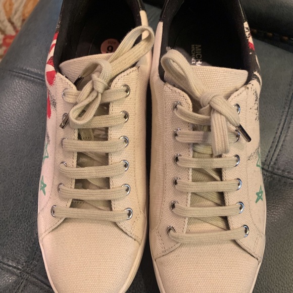 Michael Kors Sneakers - Picture 2 of 5